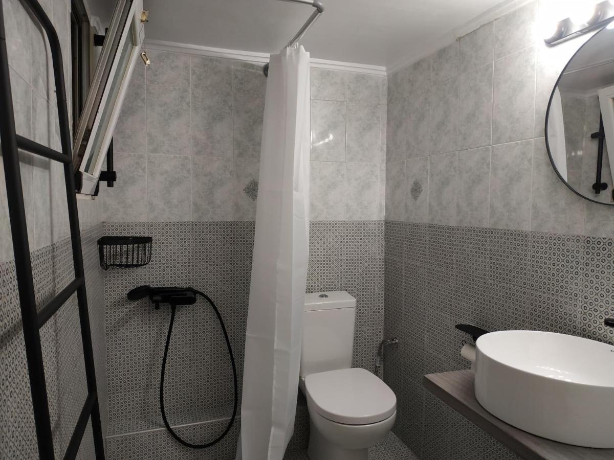 Cozy Apartment Near Metro Station Agia Marina Athen Eksteriør bilde