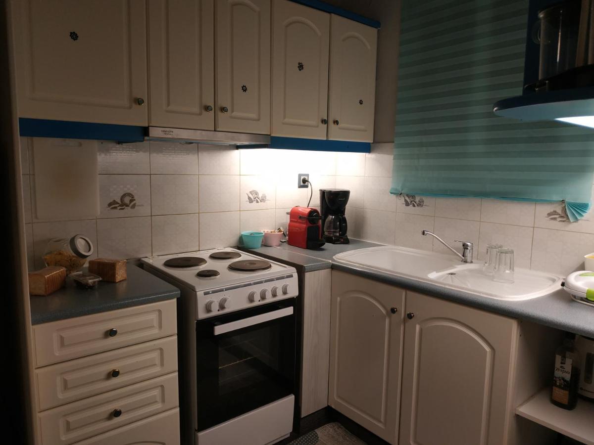 Cozy Apartment Near Metro Station Agia Marina Athen Eksteriør bilde