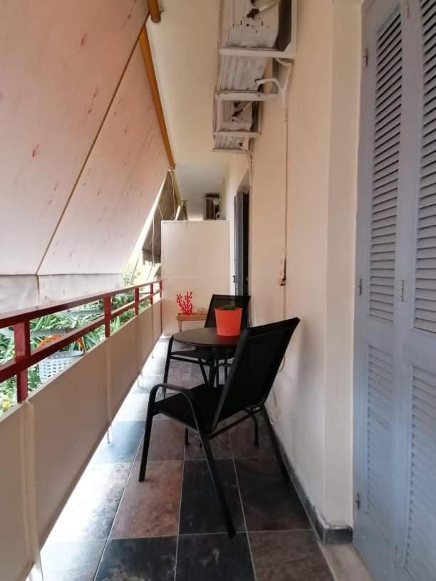 Cozy Apartment Near Metro Station Agia Marina Athen Eksteriør bilde