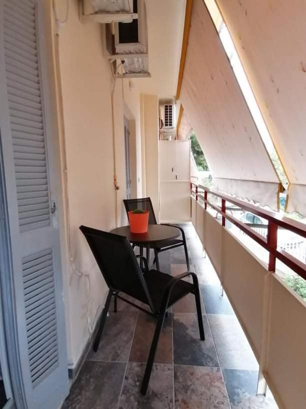 Cozy Apartment Near Metro Station Agia Marina Athen Eksteriør bilde