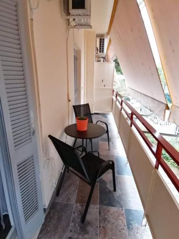 Cozy Apartment Near Metro Station Agia Marina Athen Eksteriør bilde