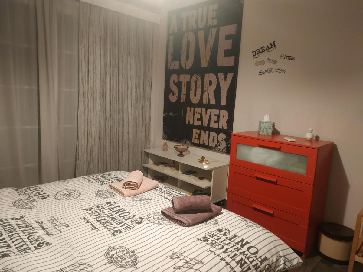 Cozy Apartment Near Metro Station Agia Marina Athen Eksteriør bilde