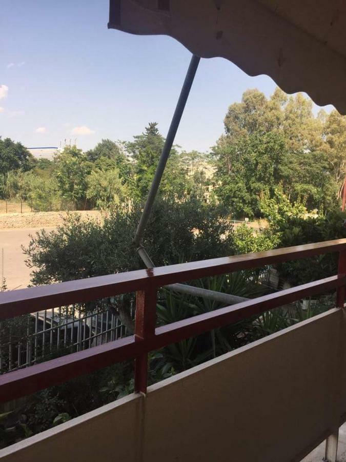 Cozy Apartment Near Metro Station Agia Marina Athen Eksteriør bilde